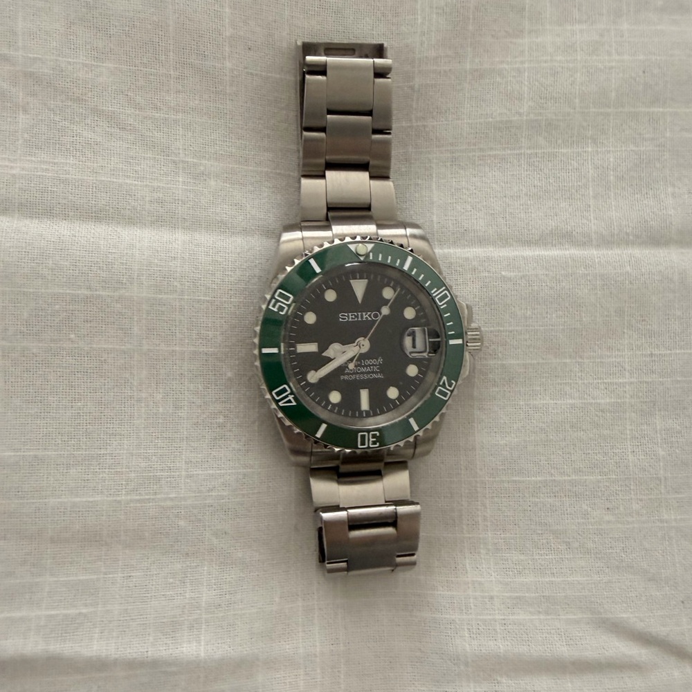 Seiko Starbucks Submariner (Silver Watch with Green Bezel)